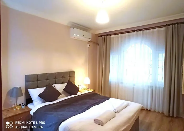 Cozy Home Next To Green Mosque