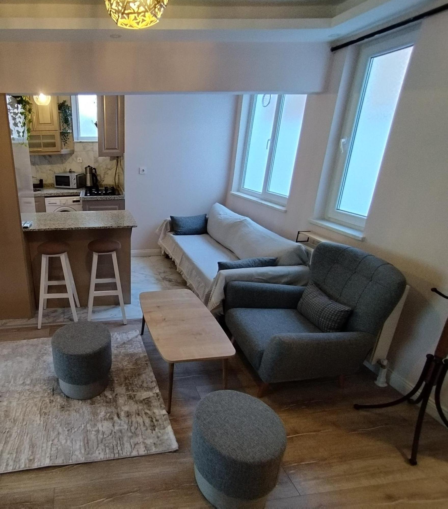 Cozy Next To Mosque Apartment *